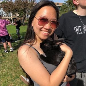 Meet your Posher, Alyssa